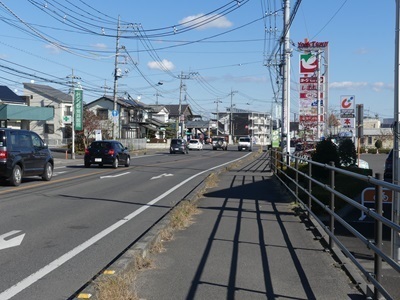 右に大きな商業施設.JPG