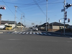 安塚交差点にて東方向を望む.jpg