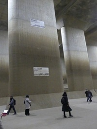 首都圏外郭放水路調圧水槽柱.jpg